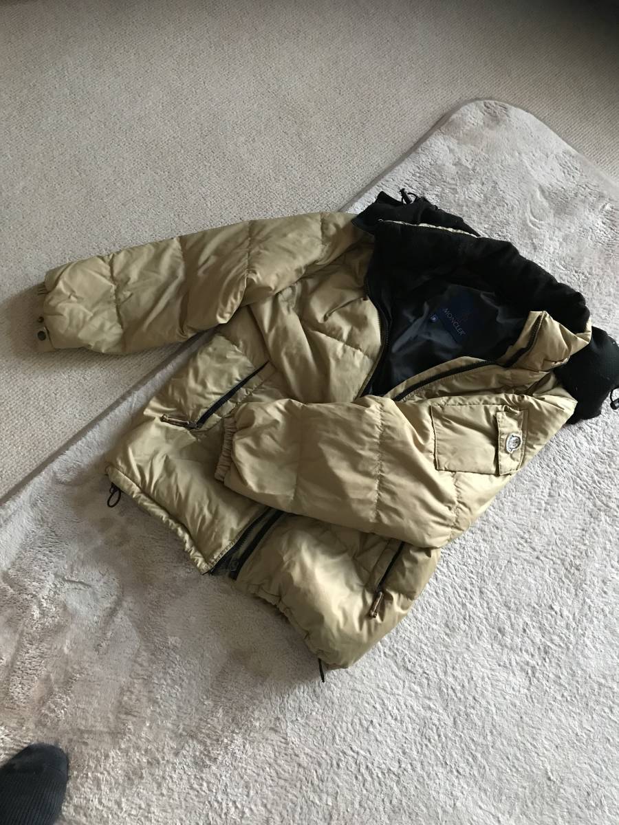 ☆☆MONCLER BAZILLEモンクレール バジーレ 青タグ ワッペン付き　希少色　モカカーキ☆☆