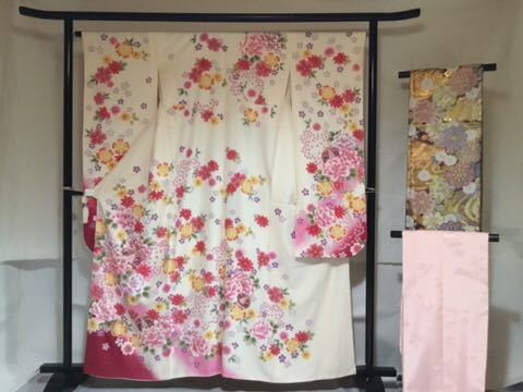 216 振袖3点セット（振袖+袋帯+長襦）オーダーでお仕立てしたお振袖です。
