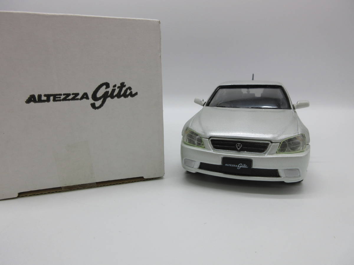 1/24 トヨタ アルテッツァ　アルテッツァジータ　カラーサンプル 非売品 ミニカー　ホワイトパール系