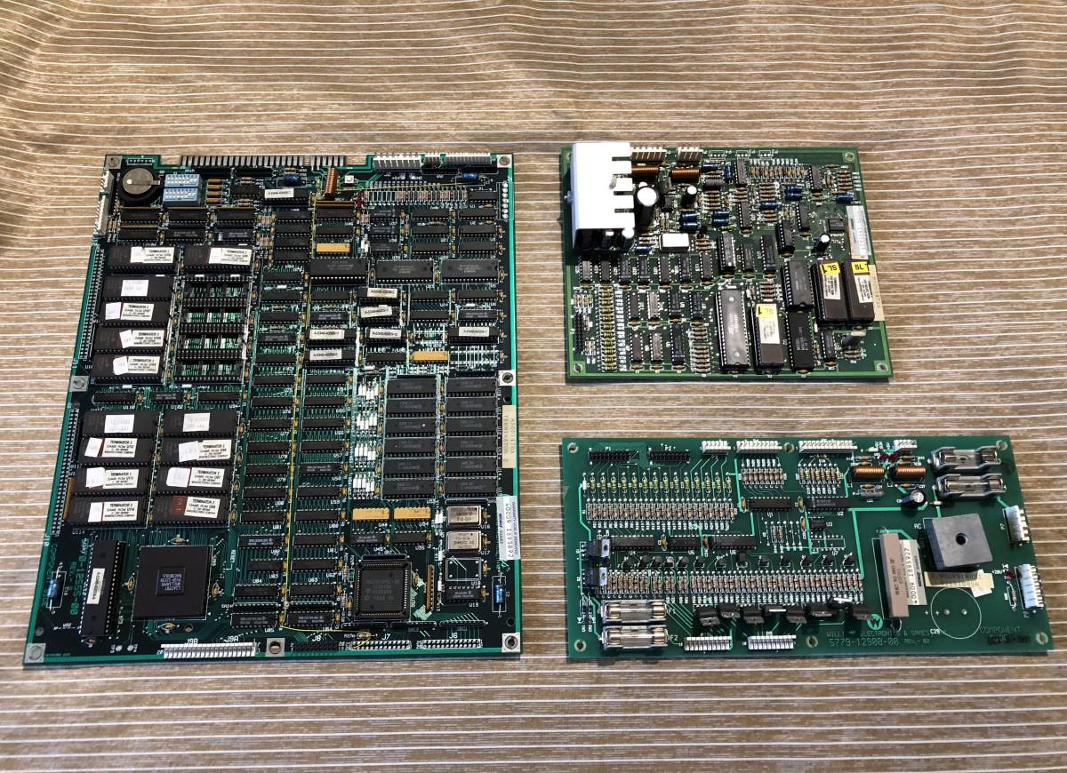 TAITO ターミネーター2ジャッジメントデイの基盤《タイトー　ミッドウェイ》