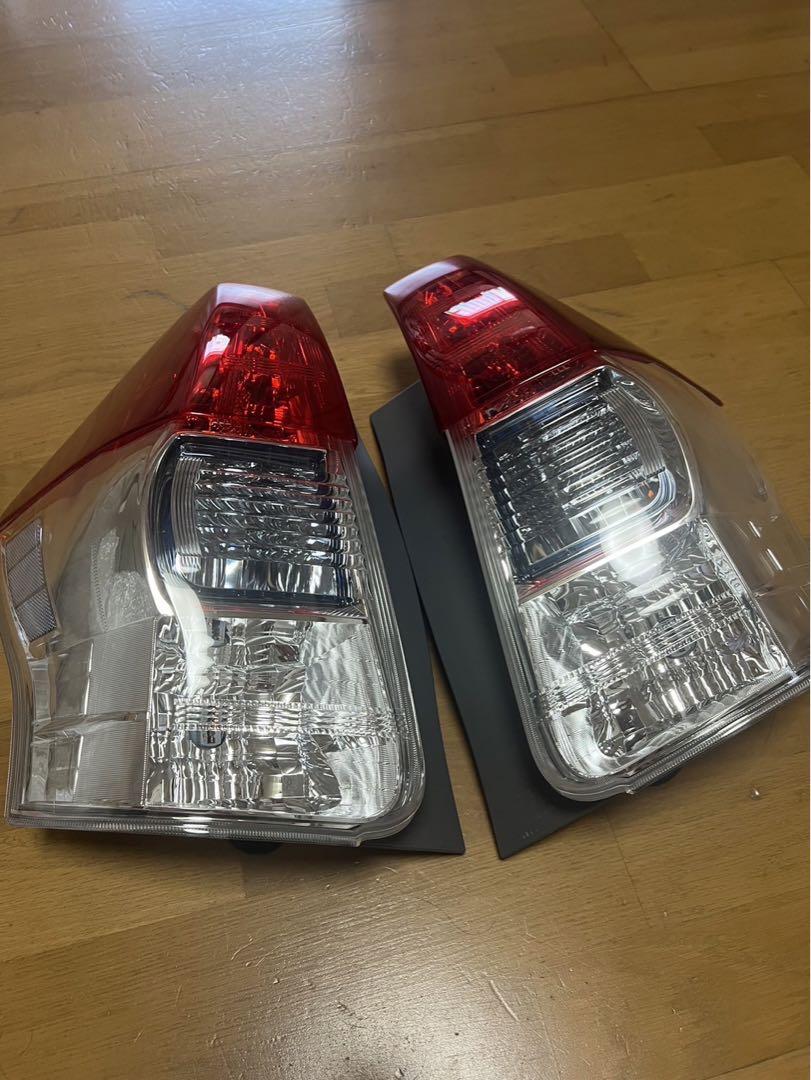 プリウスα‬ 40前期 純正テールランプ