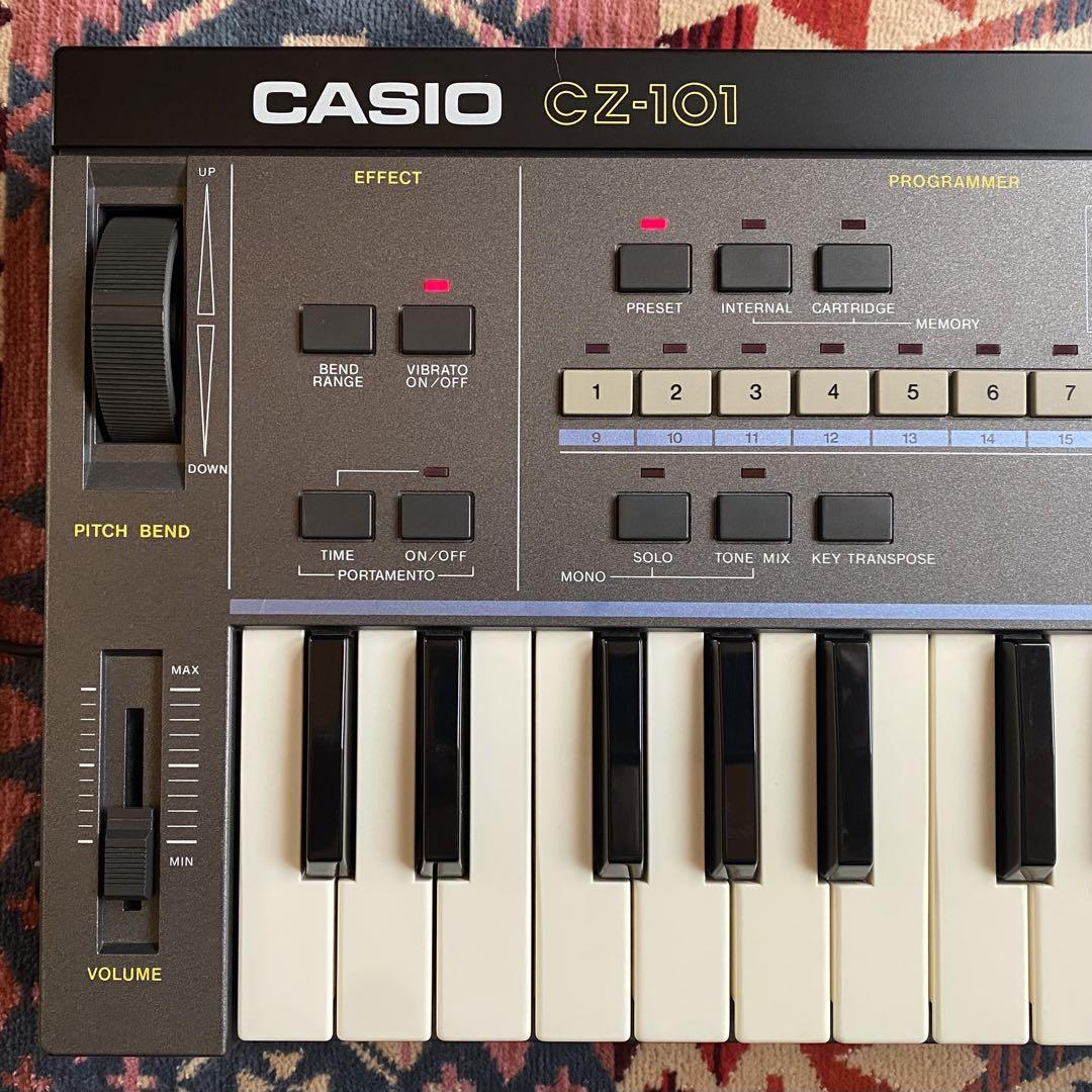 CASIO CZ-101 デジタル・シンセサイザー