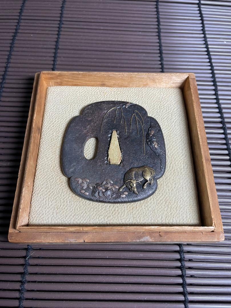 『柳牛』鍔　無銘　時代物　刀装具　骨董品