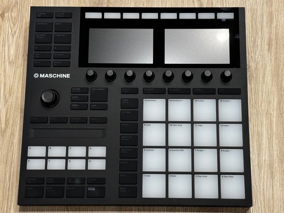 数回のみ使用　Native Instruments Maschine MK3
