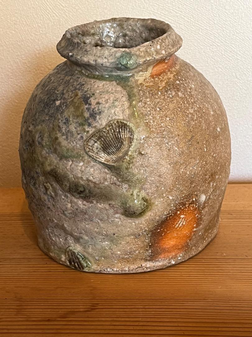 信楽　うずくまる　花入