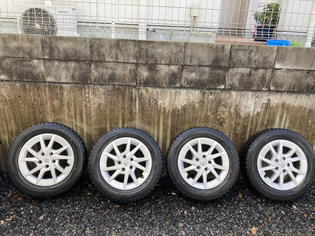 プリウスα純正16インチアルミホイール、スタッドレスタイヤ付き