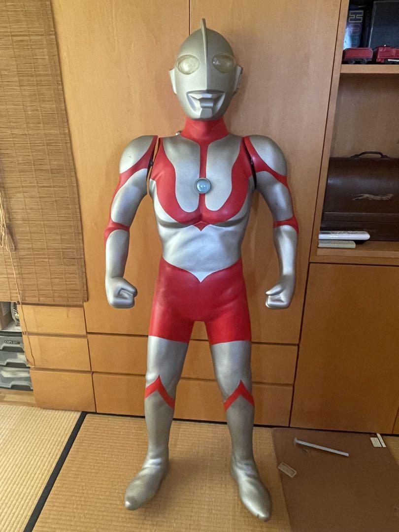 等身大ウルトラマンフィギュア