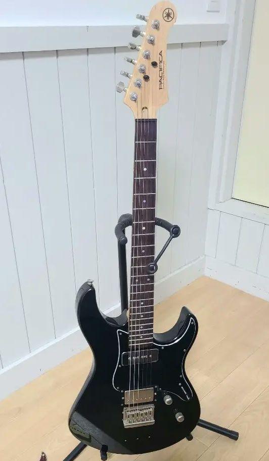 PACIFICA311H　YAMAHA　エレキギター　パシフィカ　ぼっちざろっく