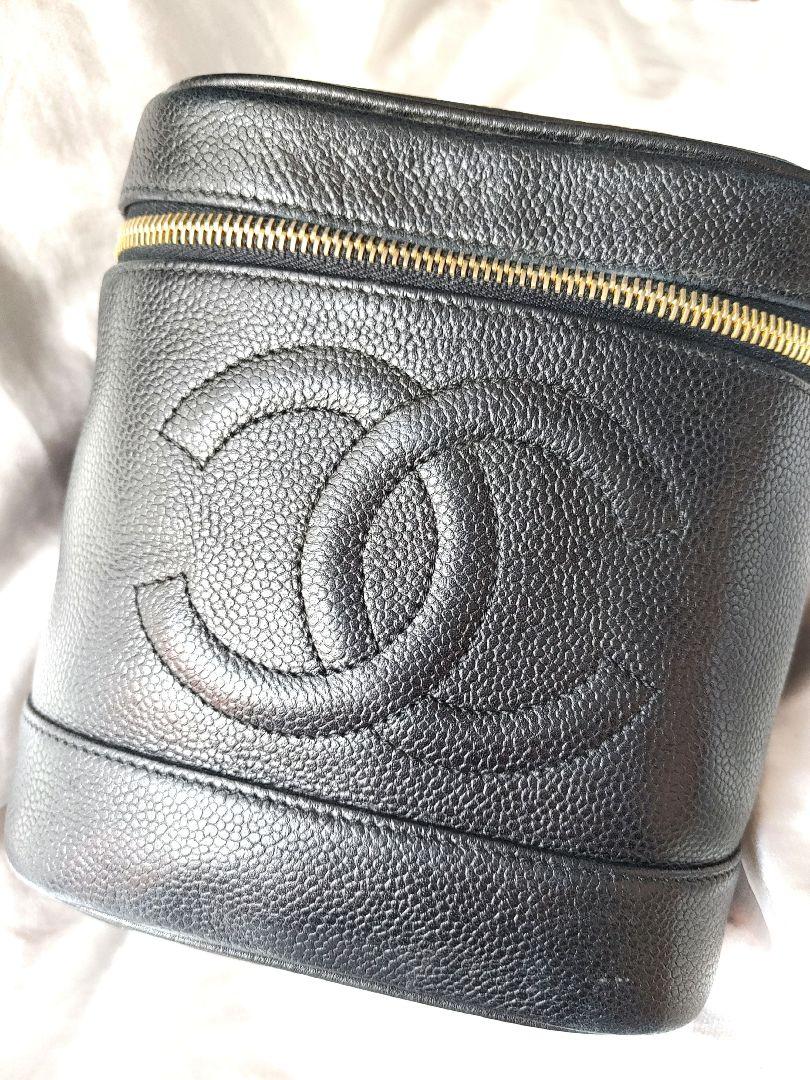 CHANEL　バニティ　キャビアスキン