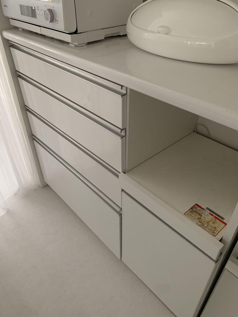 キッチンカップボード 鏡面ハイグローホワイト