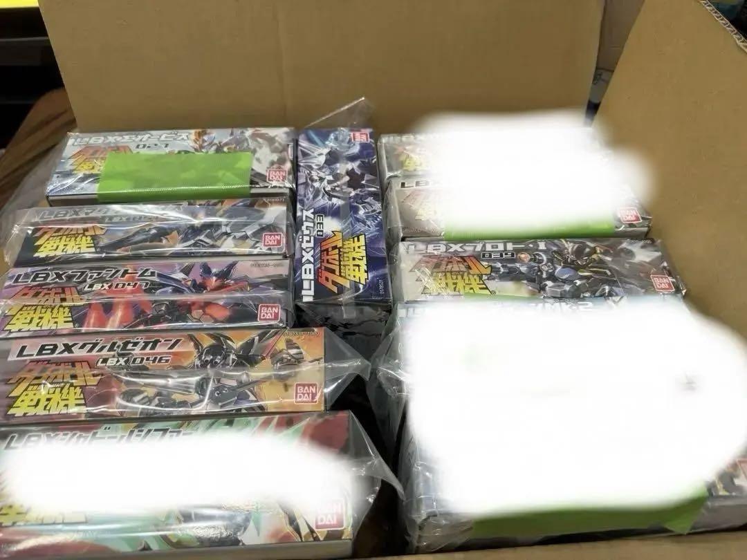 バラ売り禁止　　ダンボール戦機