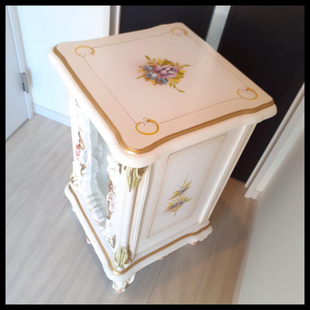 輸入家具　ヨーロッパ　『プリンセスミニキャビネット』　薔薇猫足彫刻　クラッシック