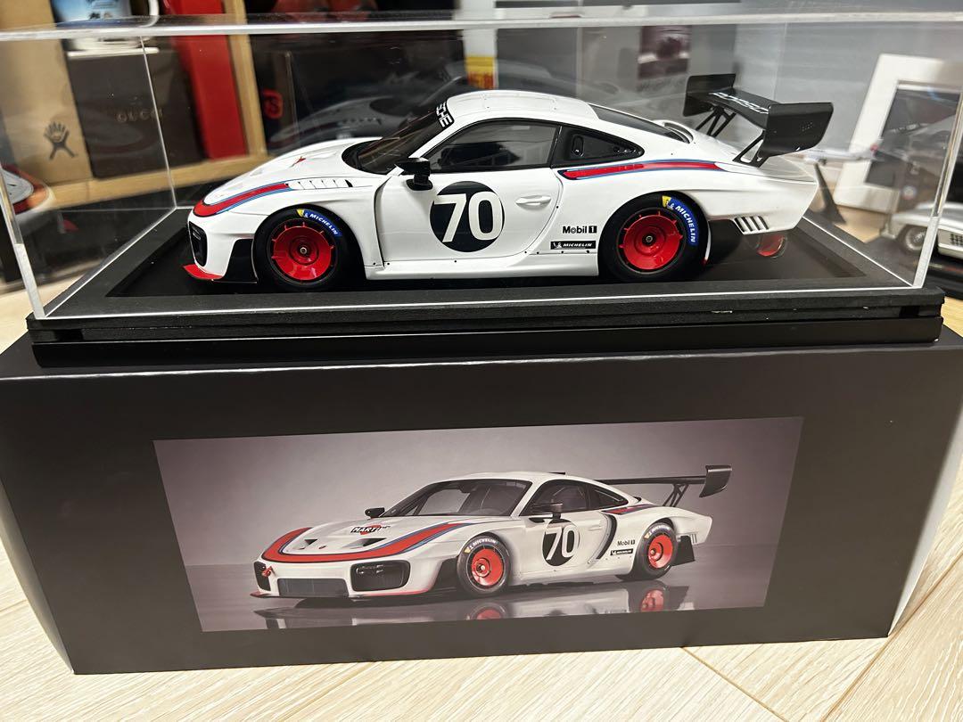 ポルシェ　純正　新型935 希少　限定1/18 スパーク製