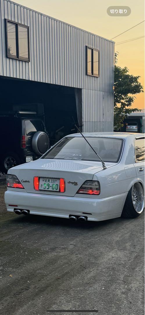 y32セドグロ　クリアテール