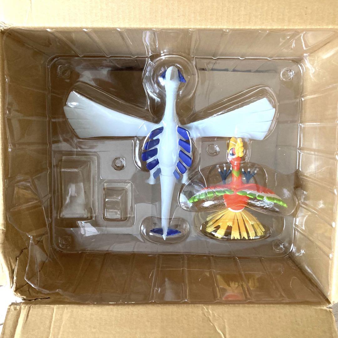 立体ポケモン図鑑　ルギア　ホウオウ