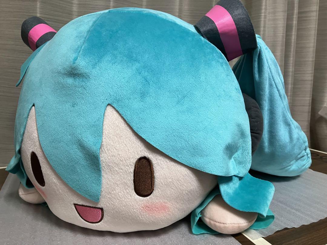 初音ミク 寝そべり 特大ぬいぐるみ