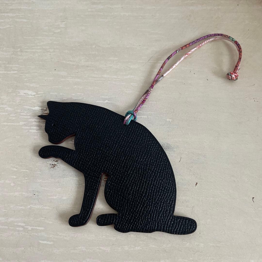 エルメス　プティh  猫　ネコ　チャーム　黒猫　グレー