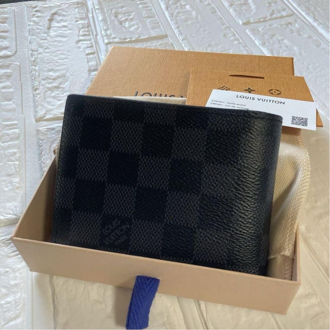 現行　ルイヴィトン　ダミエグラフィット　マルコNM 二つ折り財布