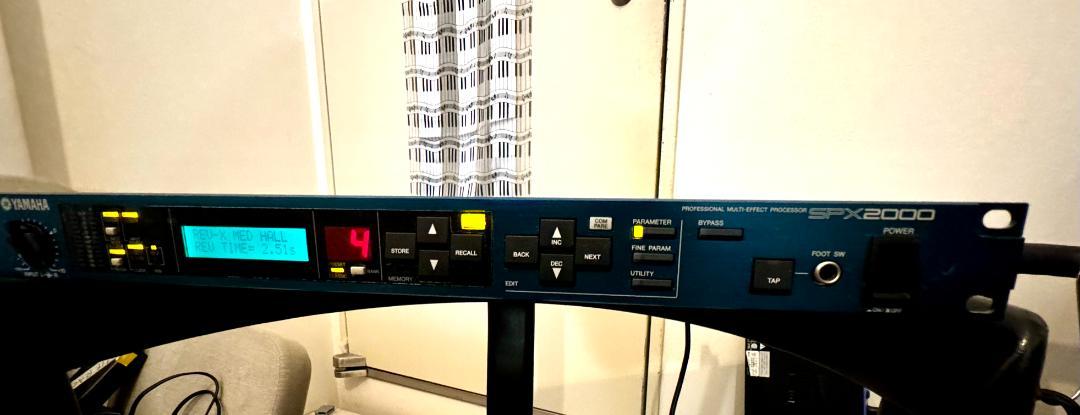 配信機器・PA機器・レコーディング機器 YAMAHA SPX2000