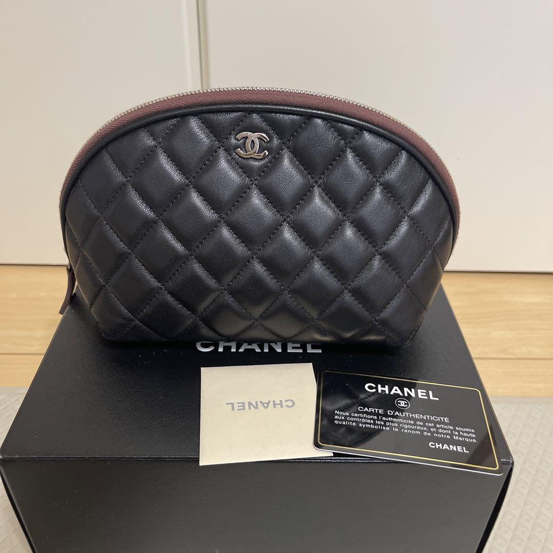 CHANEL シャネル　レザーポーチ　ラムスキン