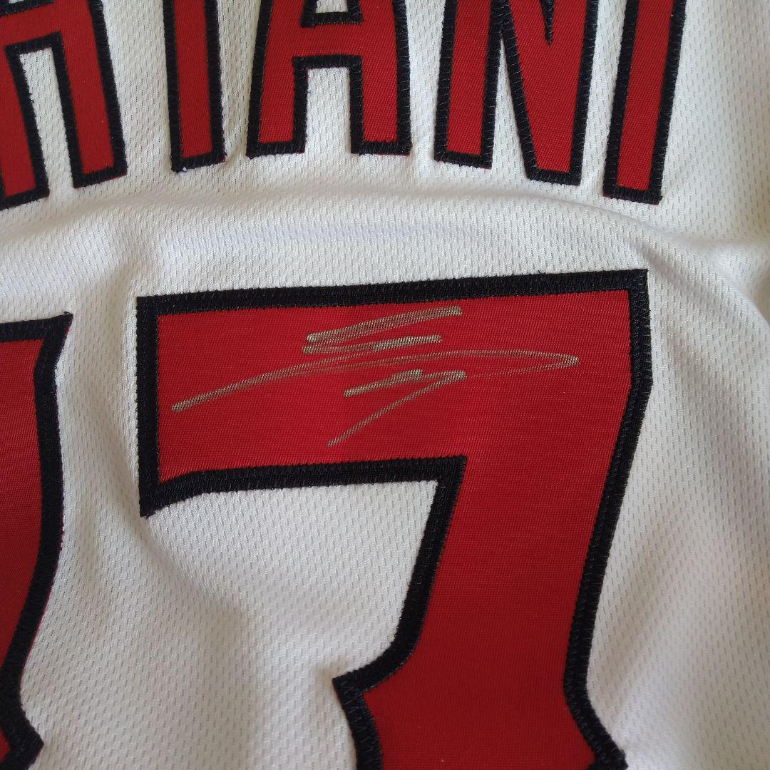 大谷翔平　直筆サインユニフォーム