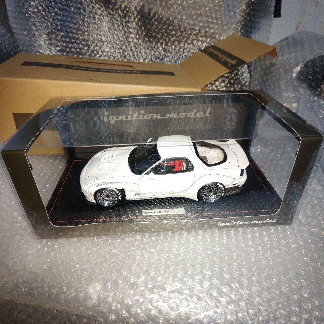 1/18　イグニッションモデル　ロケットバニー　RX-7 FD3S　ホワイト