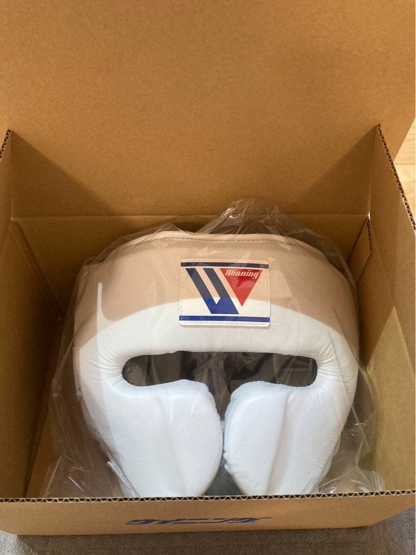 新品未使用　winning ヘッドギア ヘッドガード白Mサイズ