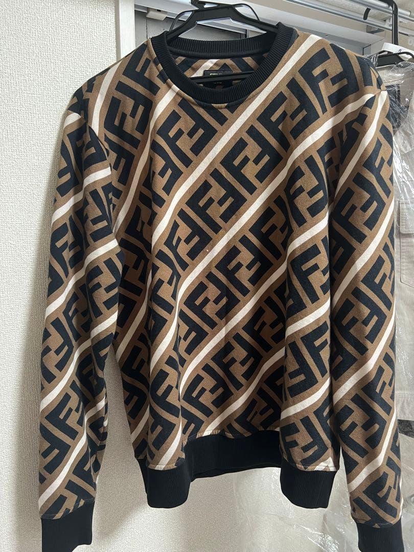 正規品　FENDI トレーナー　sizeM