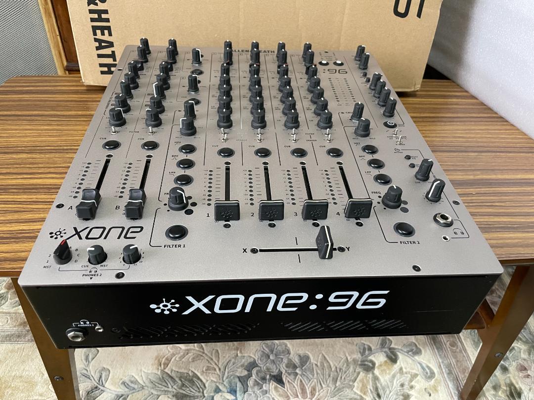 ALLEN&HEATH XONE96 DJミキサー
