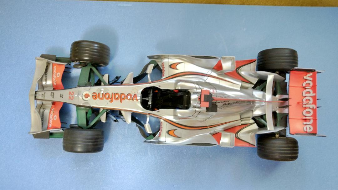 ディアゴスティーニ 1/8 マクラーレン MP4-23 レーシングカー（完成品）