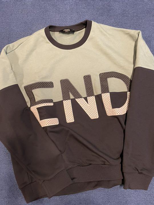 FENDIロゴスウェット