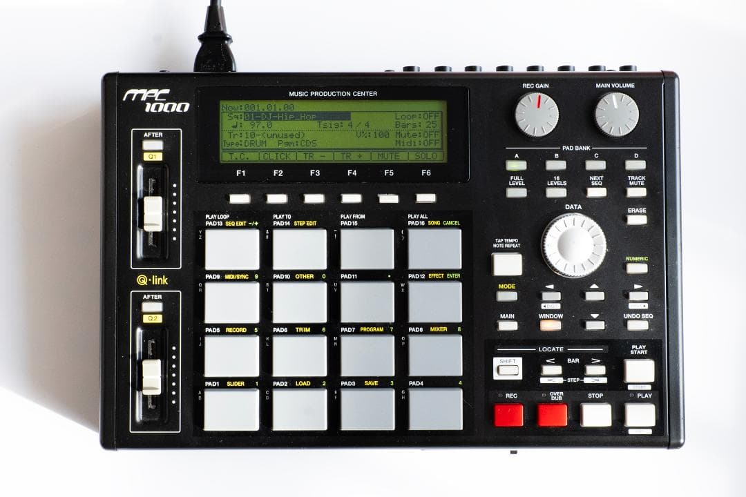 DTM・DAW AKAI MPC1000