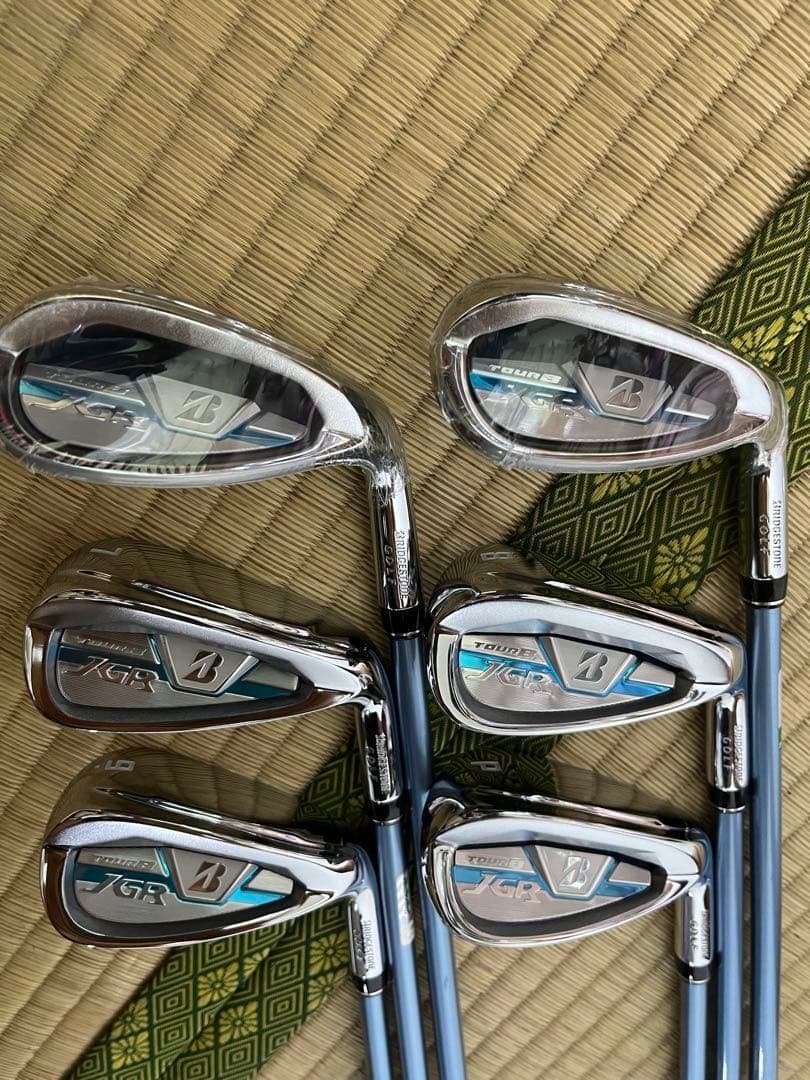 新品同様！ブリヂストン　tour B JGR レディース アイアン6本セット　Ｌ