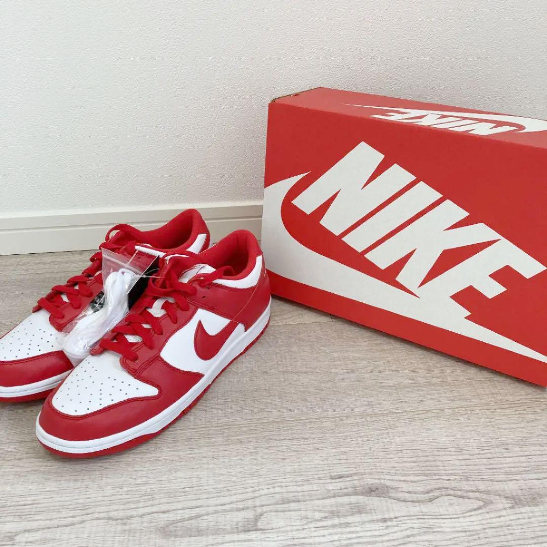 靴 NIKE DUNK LOW university red