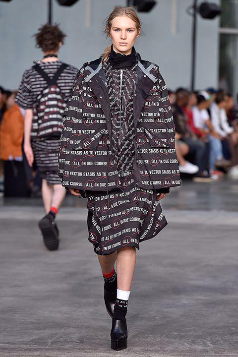 sacai サカイ　ローレンスウェイナー　グラフィック　ナイロンジャケット