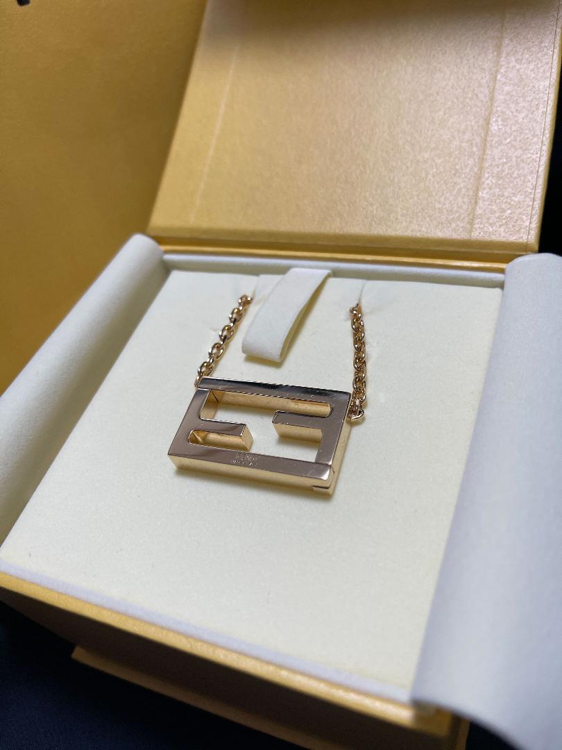 小傷あり/新品【FENDI】FFモチーフチェーンネックレス★ゴールド