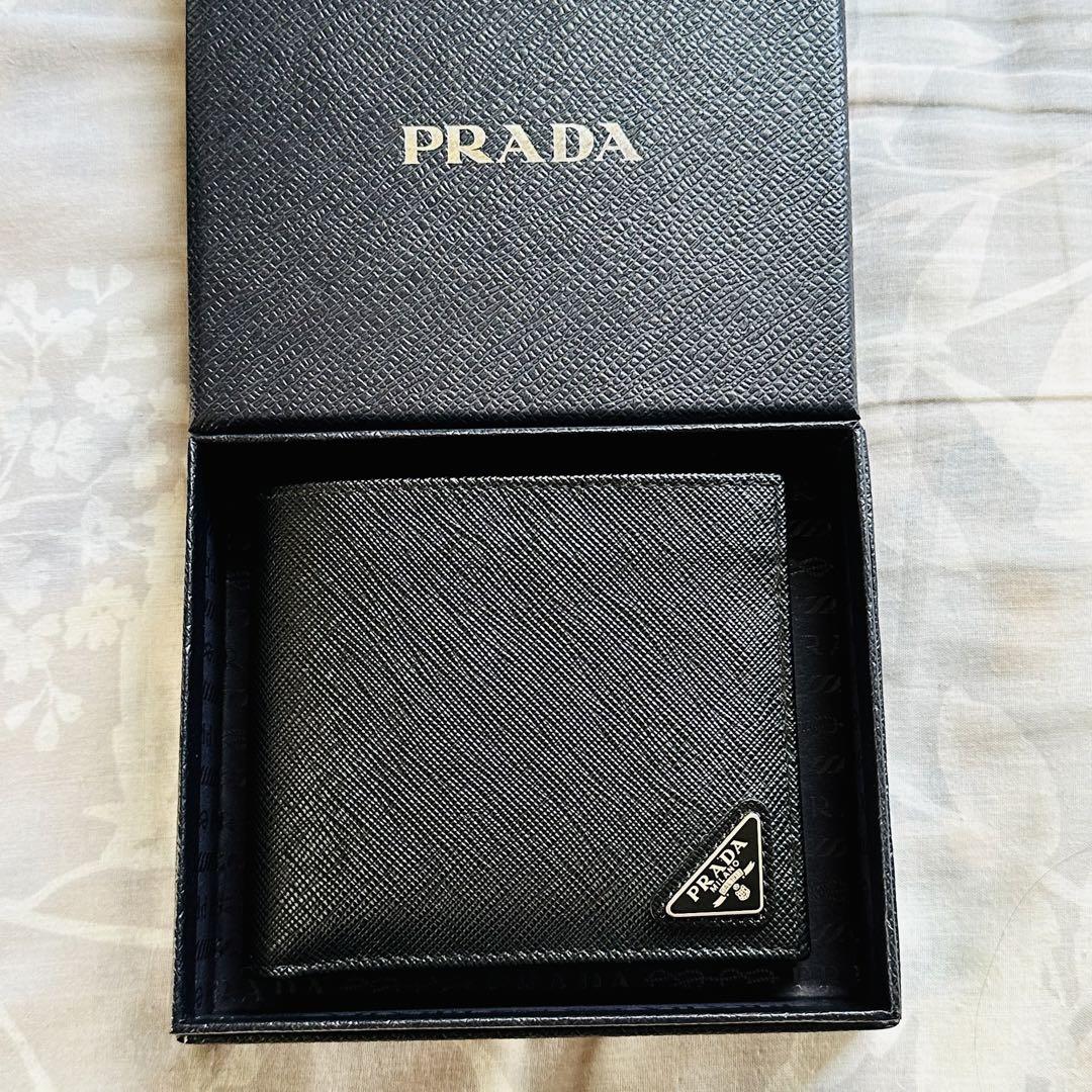プラダ(PRADA) サフィアーノトライアングル財布最終値下げ