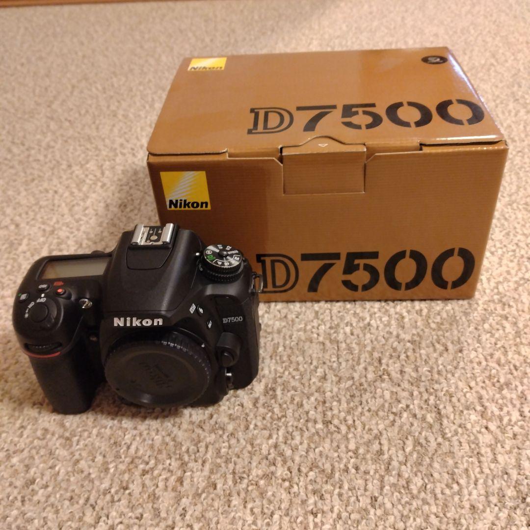 NIKON D7500本体　NIKKOR12.24mm