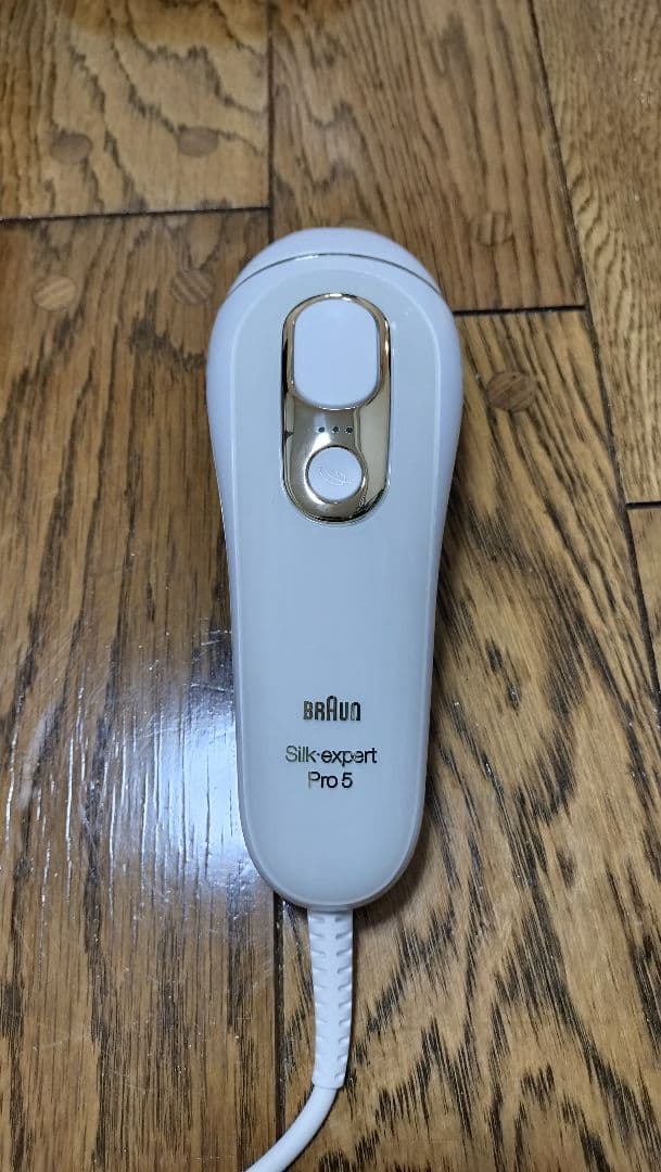 【脱毛器】BRAUN  ホワイト　シルクエキスパートPro5【箱無し】