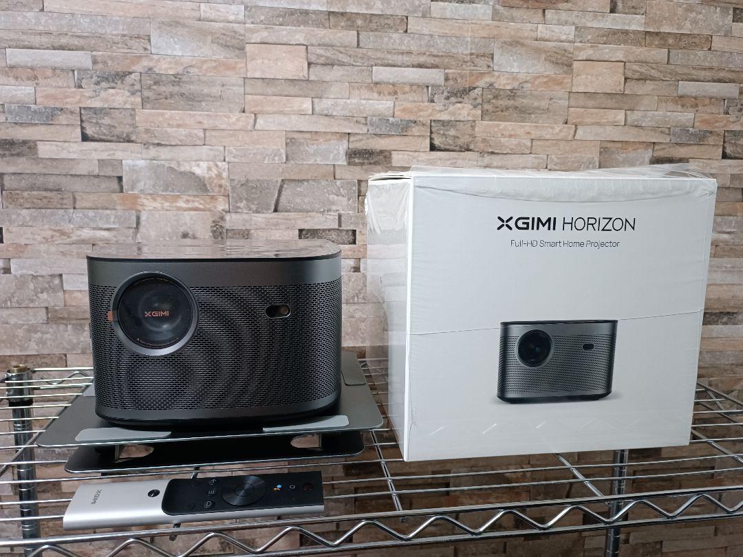 美品　XGIMI HORIZON　ホームプロジェクター 高輝度　角度調整付き