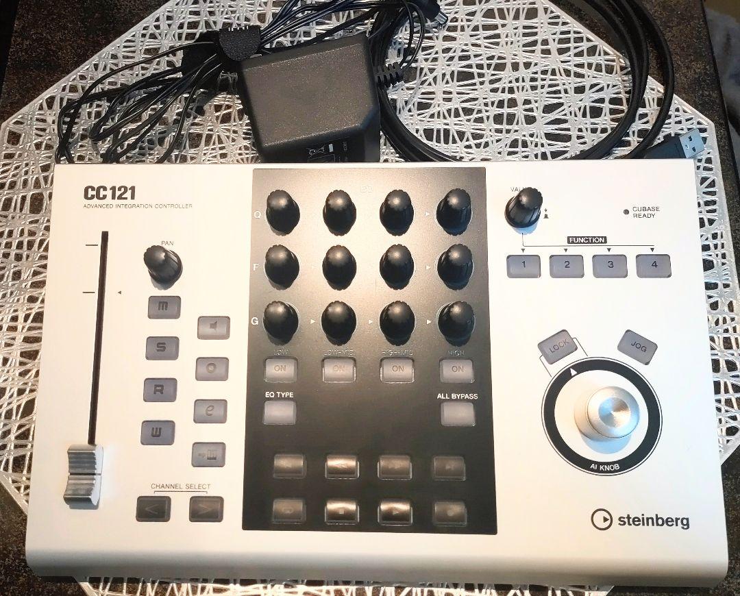 Steinberg CC121フィジカルMIDIコントローラー