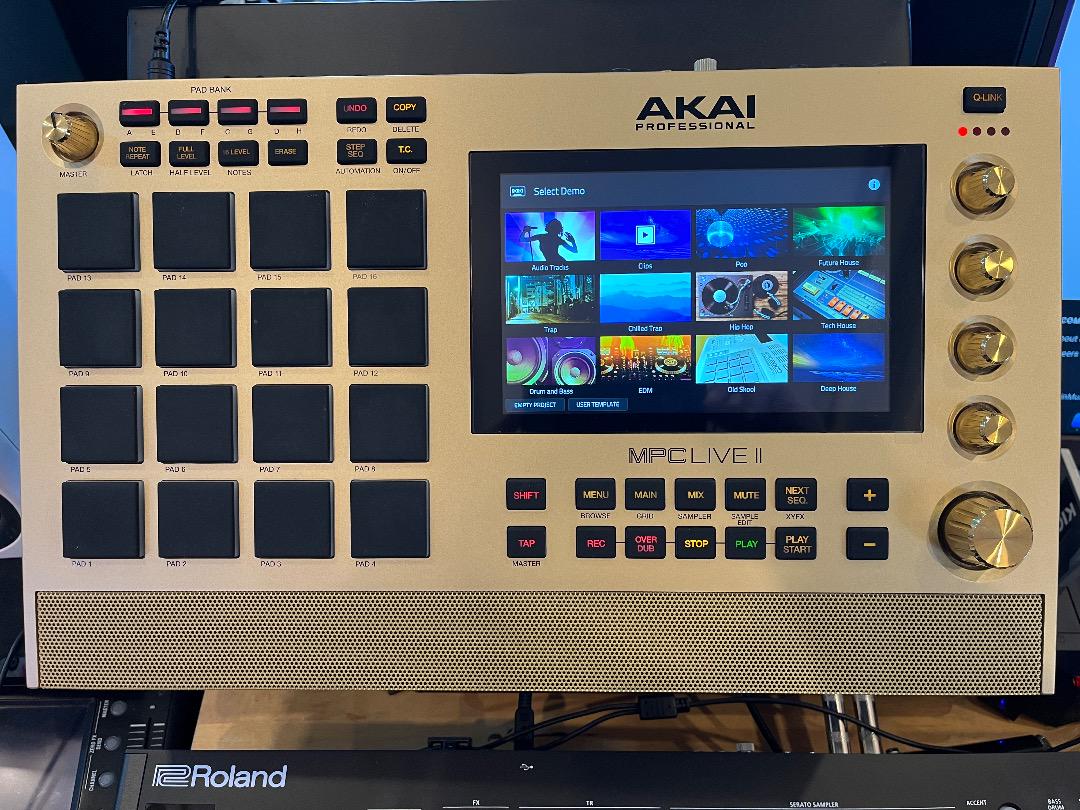 【限定】AKAI MPC LIVE II Gold Edition 即発送可!!