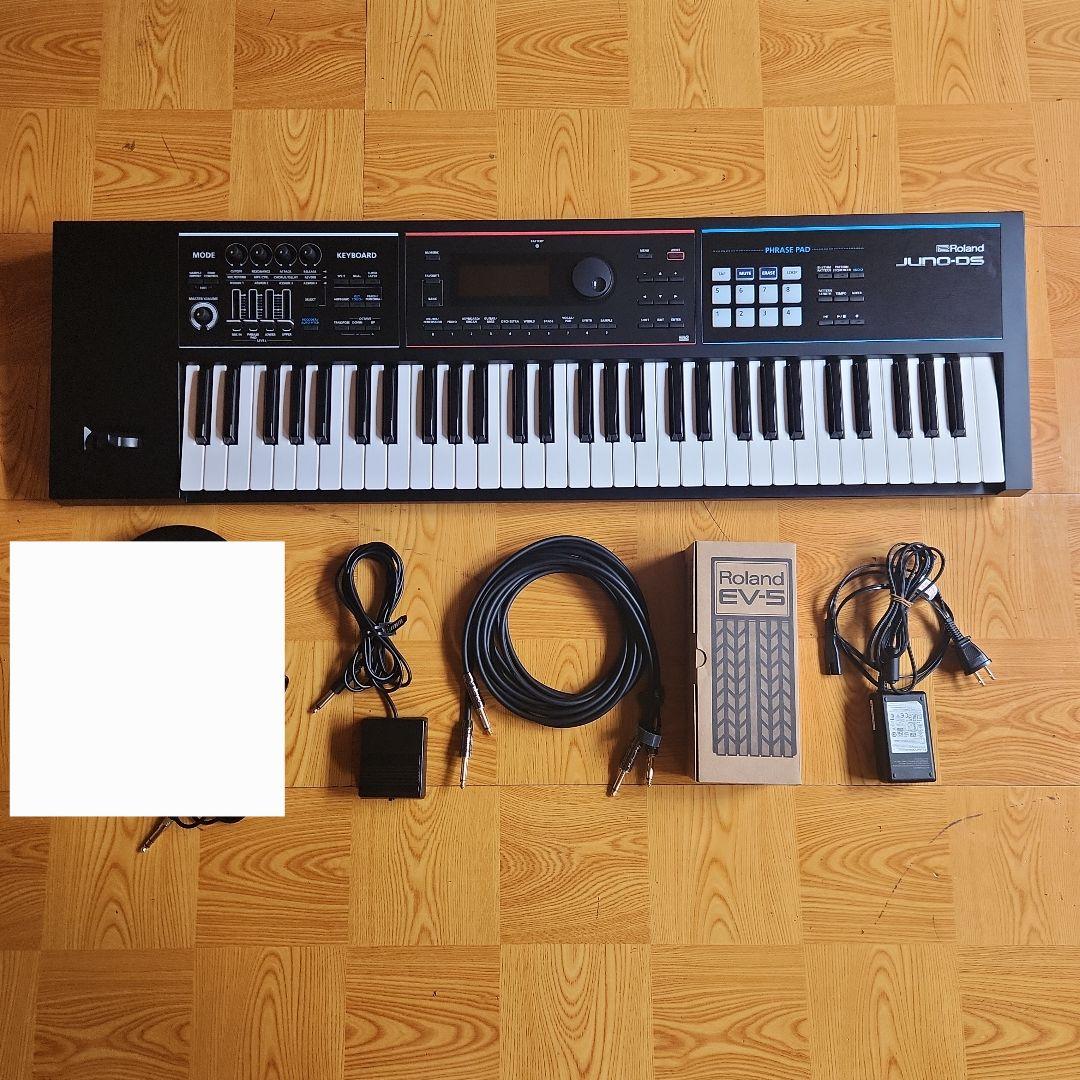 Roland　juno-ds 61鍵盤　シンセサイザー