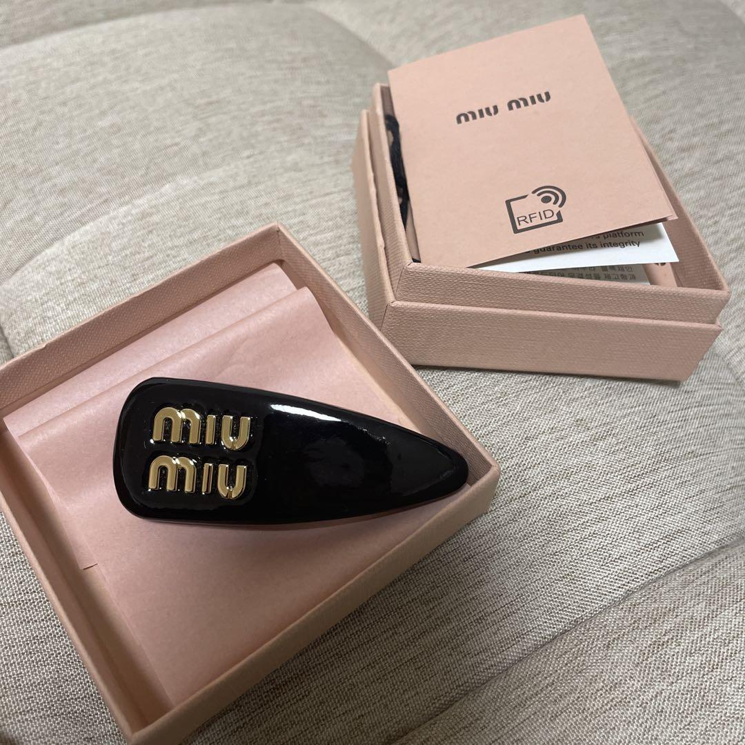 しゃーずさま専用miumiu ヘアピン　ヘアクリップ